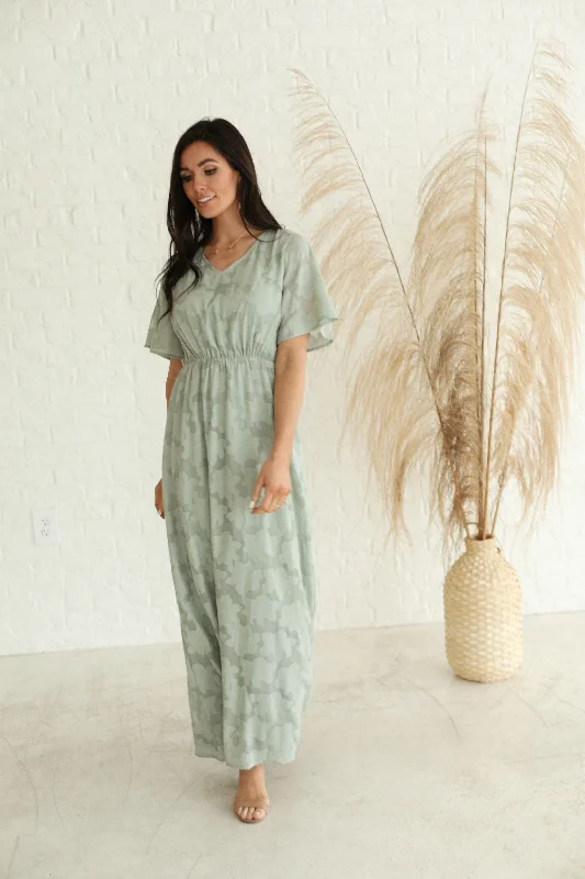 Nordic Minimalist Home Look Elisabeth Maxi Dress in Sage (extended sizing)