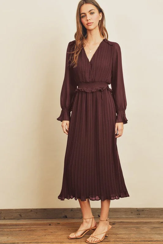 Unbeatable Deals Esmae Pleated Midi Dress in Plum