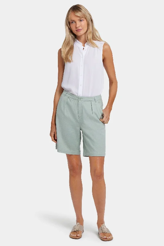 Summer Essentials Relaxed Shorts  - Tomatillo