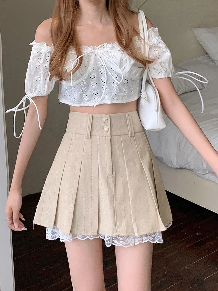 Effortless Everyday Wear Women's Fashion Designer Lace Underlay Trim Pleated Skirts (Short)